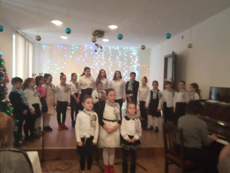 მოსწავლე ახალგაზრდობის სახლში წინასაახალწლო ზეიმი გაიმართა